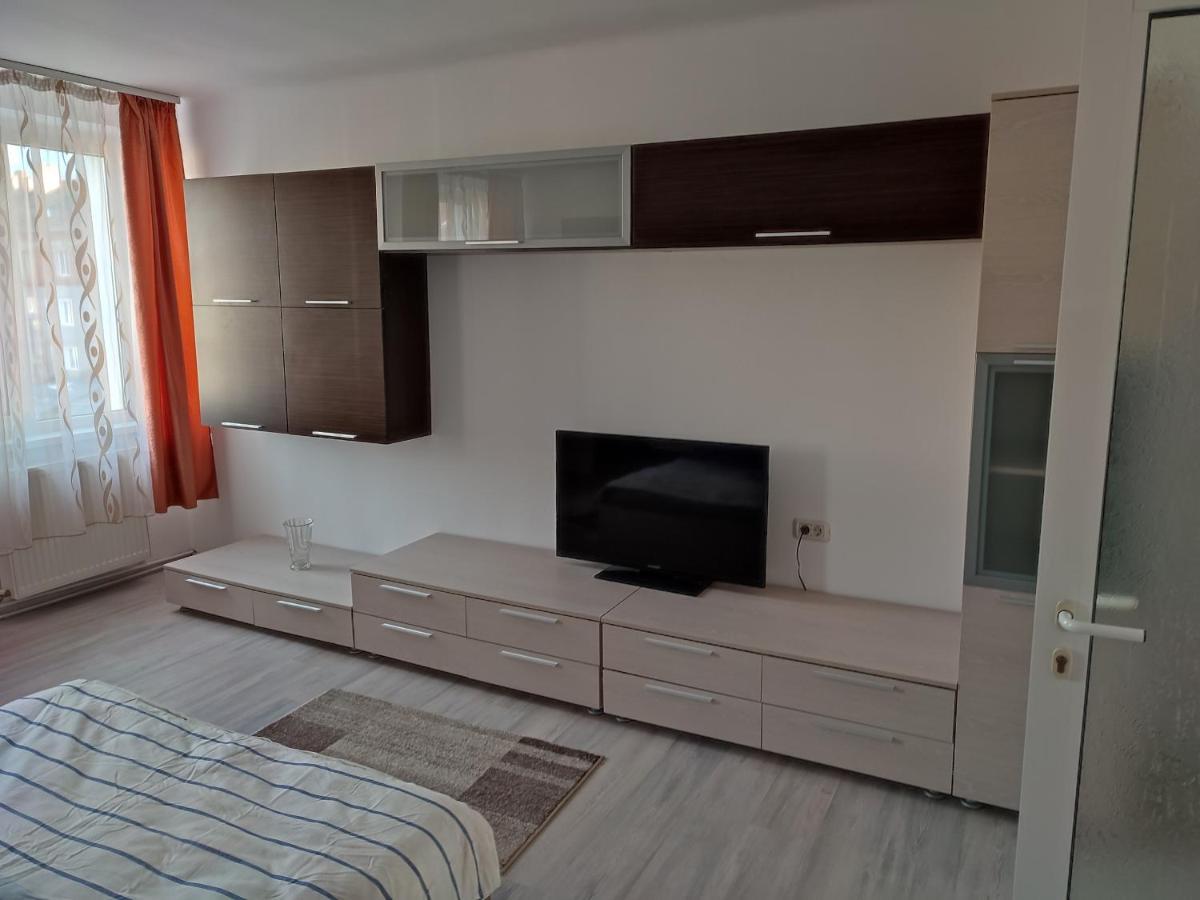Lafru Lägenhet Zărneşti Exteriör bild